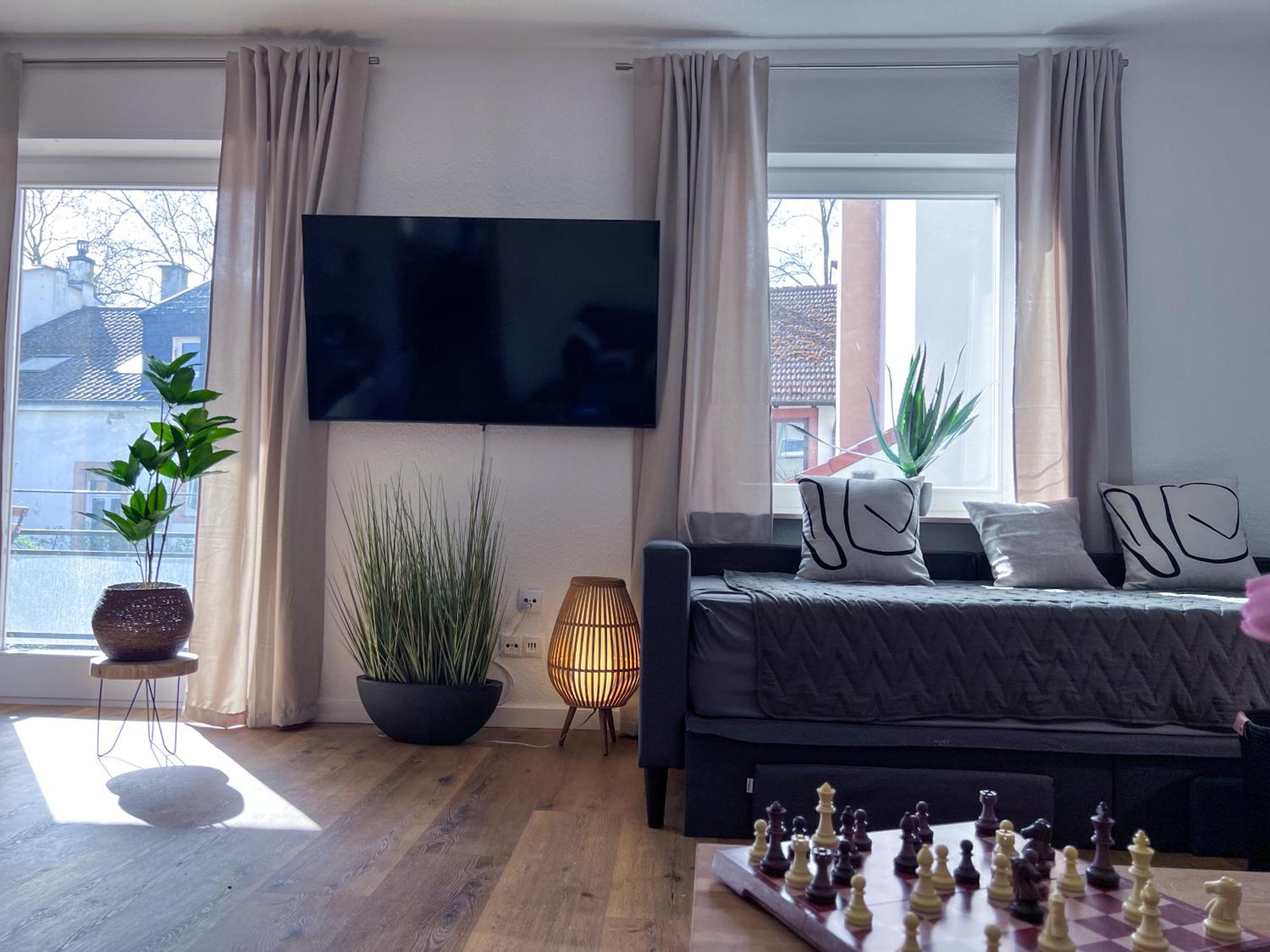 Upper Room Apartment Im Zentrum Mit Kostenfreiem Parkplatz Neustadt an der Weinstraße Dış mekan fotoğraf